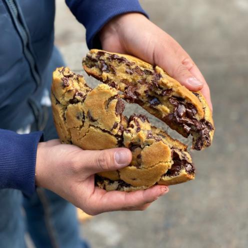 1kg Choc Chip- BIGG Brownies & THICC Cookies - New York Style Cookies