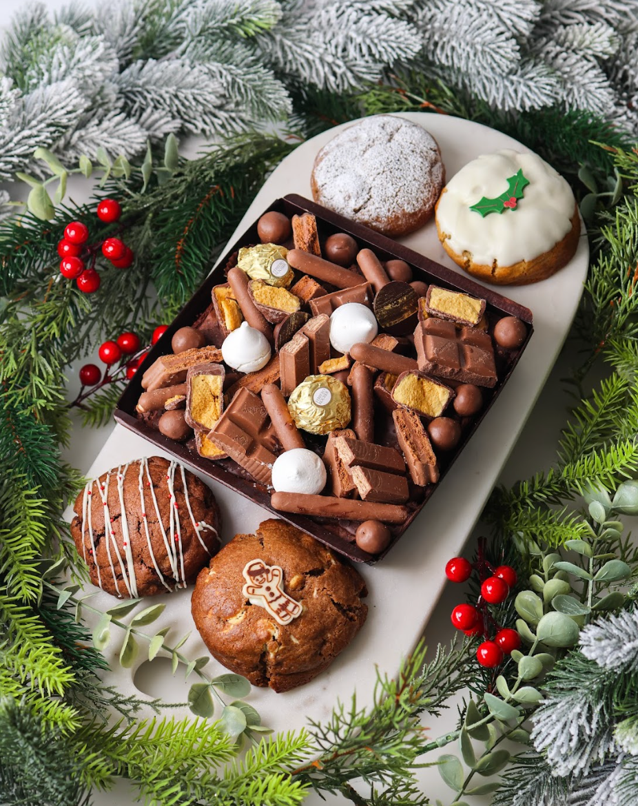 Ultimate Christmas Bundle (Kris Kringle Box, Christmas Tree Brownie, Mini Gingerbread, Socks, THICC Hot Choc)- BIGG Brownies & THICC Cookies - New York Style Cookies